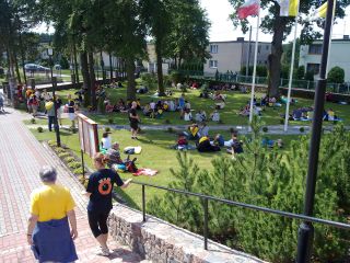 … a reszta rozłożyła się na zewnątrz